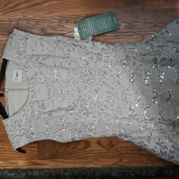 J. Taylor size 4 flowery lace and sequin mini dress - Picture 8 of 10